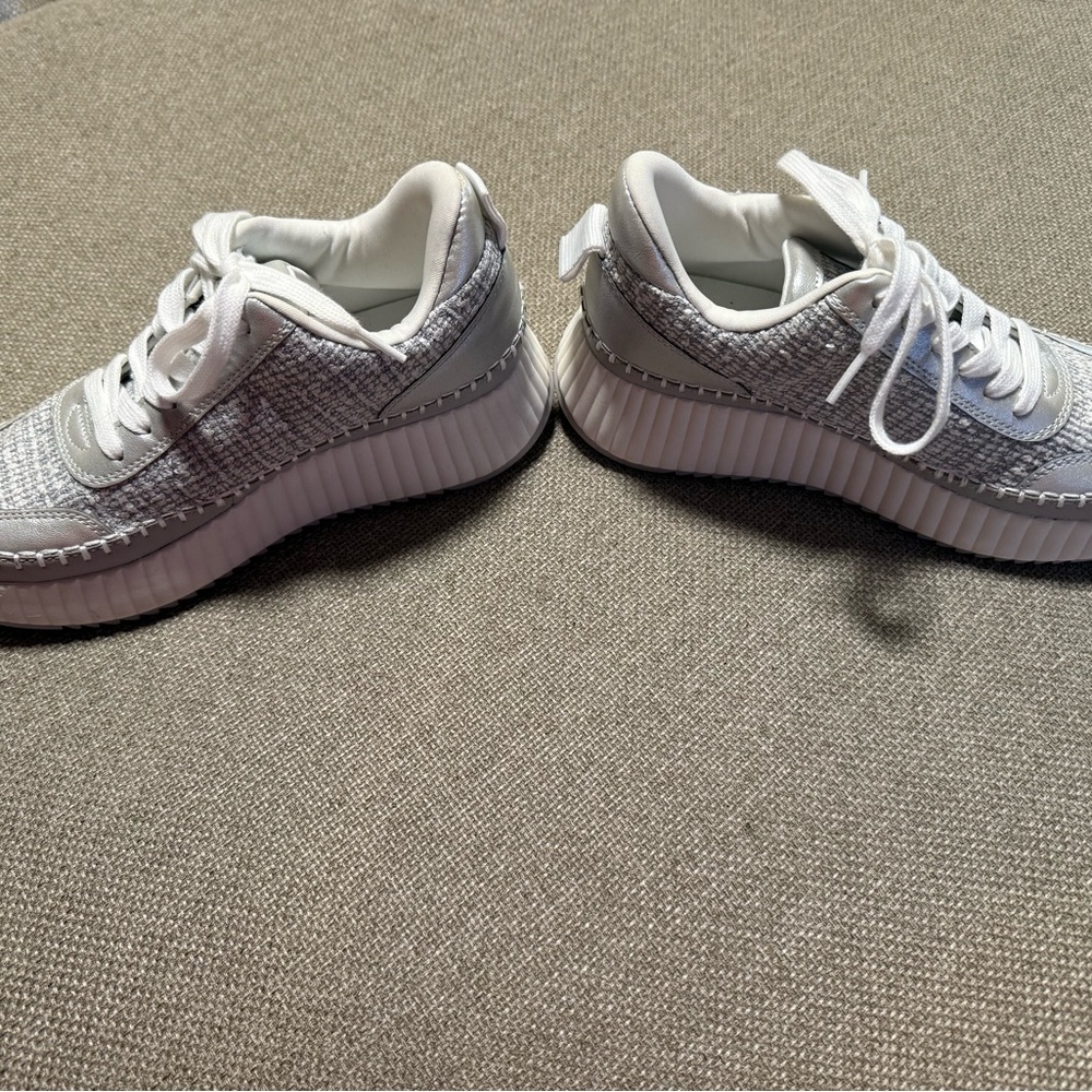 Universal Thread White And Light Gray Women's Sne… - image 2